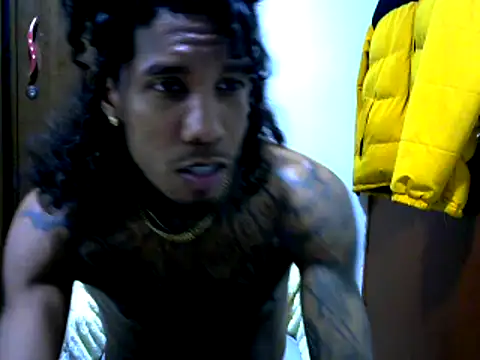 Snapshot of LaurentBrown chatting on February 21, 2025, 4:40 am LaurentBrown online show from February 21, 2025, 4:40 am