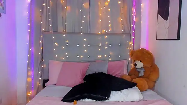 Anaroussew02 online show from March 18, 2025, 2:08 am