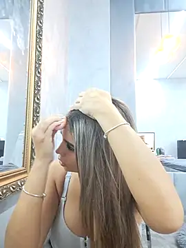 Bella Posh online show from October 15, 2025, 6:00 am