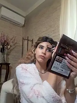 Bella Posh online show from February 21, 2026, 7:54 am