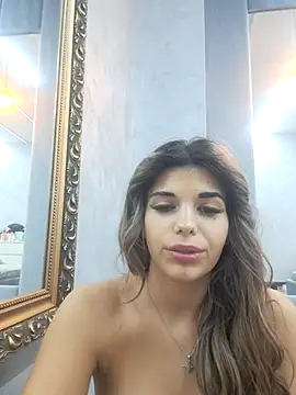 Bella Posh online show from October 25, 2025, 4:22 am