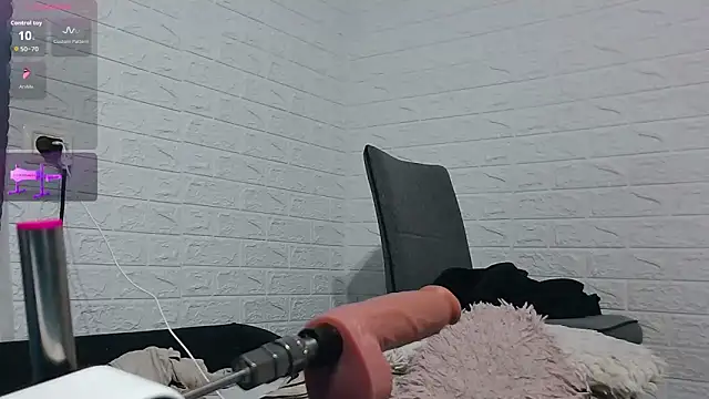 Ramona870 online show from April 19, 2026, 6:32 pm