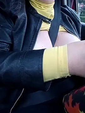 Snapshot of Erika41 chatting on November 13, 2025, 6:17 am Erika41 online show from November 13, 2025, 6:17 am