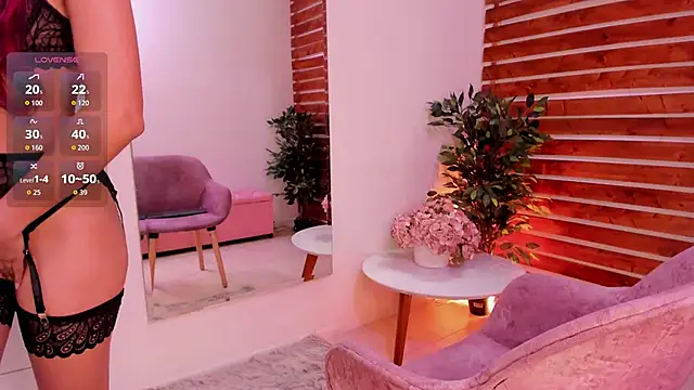 Laura Bonnet  online show from October 2, 2025, 3:37 pm