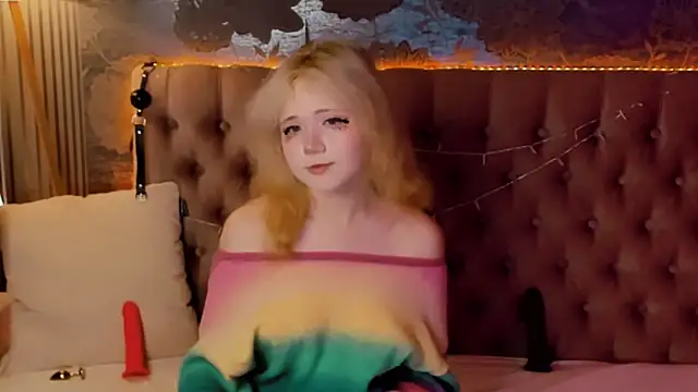 EmilyAngells online show from June 16, 2026, 6:02 am
