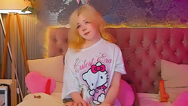 EmilyAngells online show from April 22, 2026, 6:20 am