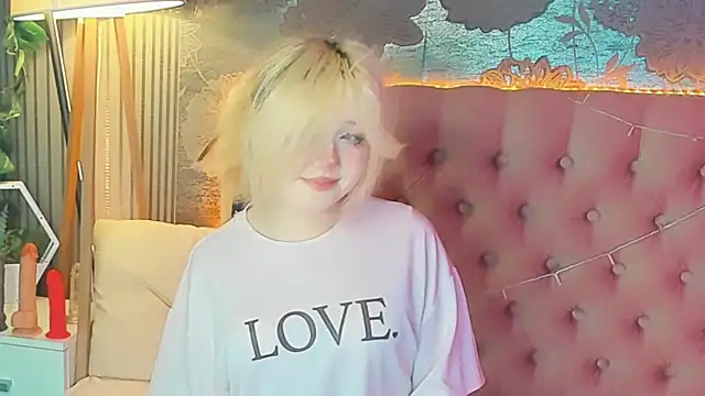 EmilyAngells online show from July 20, 2026, 8:43 am