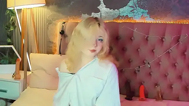 EmilyAngells online show from July 8, 2026, 6:58 am