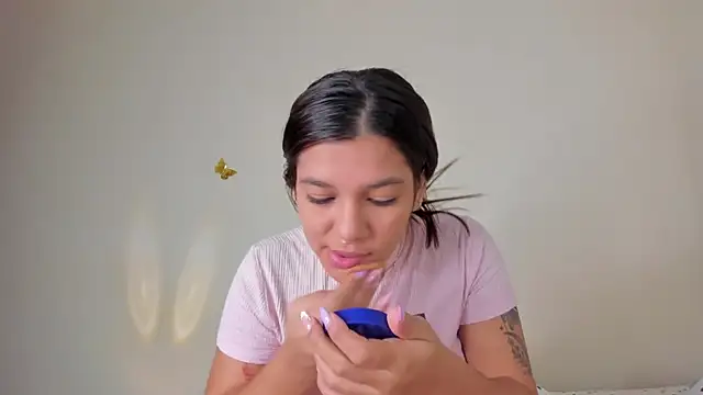 violett 24  online show from October 22, 2025, 11:36 pm