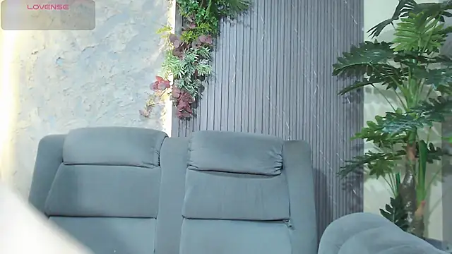 denise babe  online show from October 15, 2025, 12:02 pm