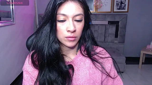 Isabella Collen v online show from November 17, 2025, 1:04 pm