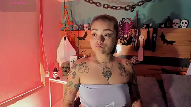 ChloeAllennn online show from October 28, 2025, 11:53 am