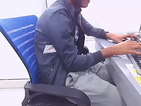 rahulkajuuu0909 online show from December 14, 2025, 8:53 am