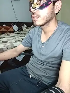 rahulkajuuu0909 online show from March 26, 2026, 4:38 pm