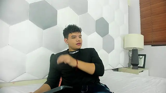 Axel Forte online show from April 15, 2026, 1:26 pm