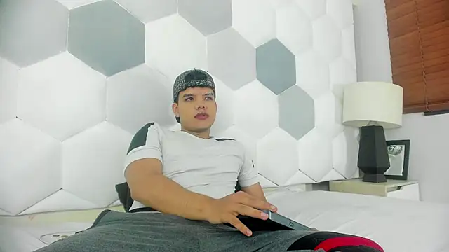 Snapshot of Axel_Forte chatting on April 30, 2026, 1:51 pm Axel Forte online show from April 30, 2026, 1:51 pm