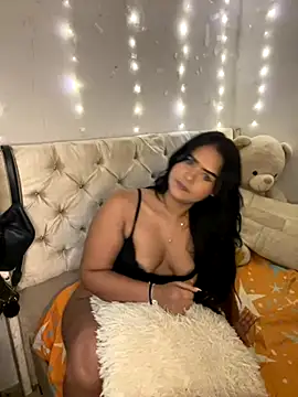 Snapshot of Annievergara chatting on September 25, 2025, 1:11 am Annievergara online show from September 25, 2025, 1:11 am