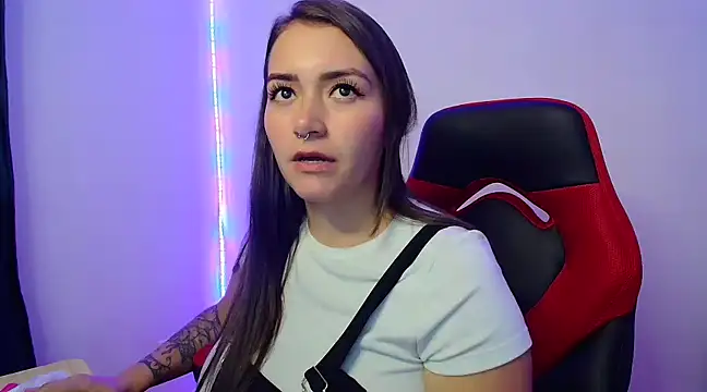 Luna kitty online show from February 25, 2025, 10:53 pm