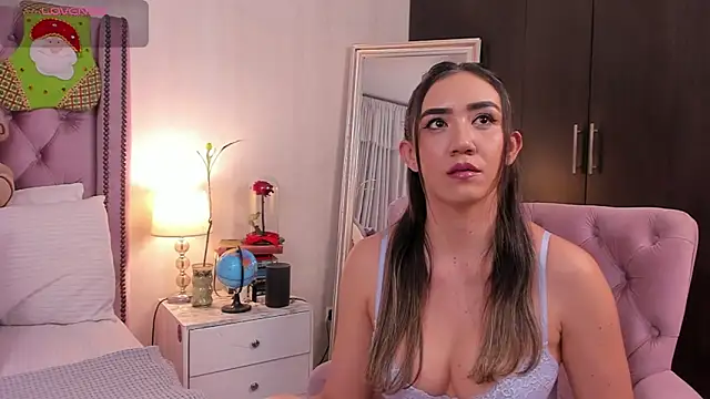 natashaleightt online show from November 26, 2025, 2:55 am