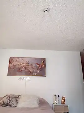 jessyegoldenn online show from February 26, 2025, 2:05 pm