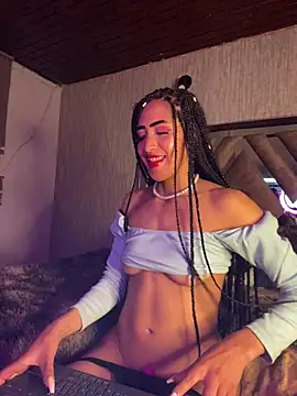 MichelleDiaz Pink online show from March 17, 2025, 6:51 am