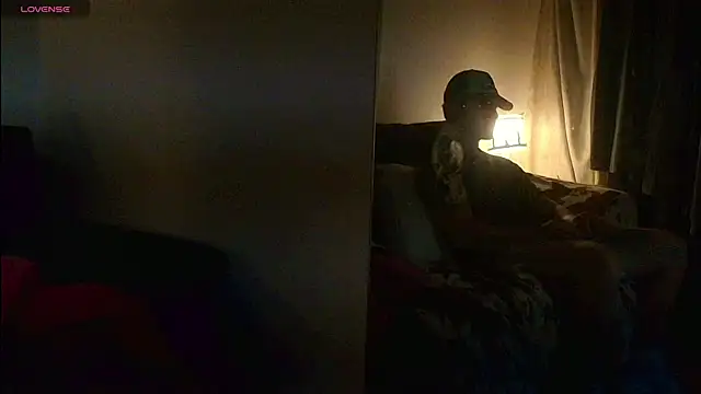 thomyafar online show from November 30, 2025, 2:12 am