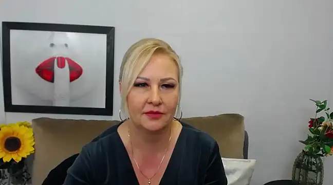 Snapshot of DianaLive chatting on February 26, 2025, 7:12 am DianaLive online show from February 26, 2025, 7:12 am