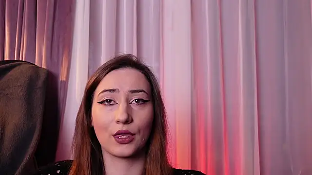 IsoldeBlis online show from October 17, 2025, 8:32 pm