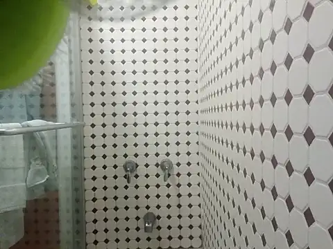 Russell1010 online show from March 4, 2025, 12:29 am