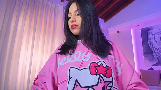 hannah thomson  online show from March 17, 2025, 7:26 pm