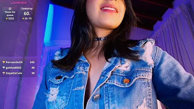 hannah thomson  online show from March 4, 2025, 1:45 am