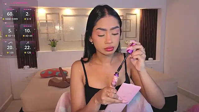 Snapshot of ChloeMoon9 chatting on October 10, 2025, 12:28 pm ChloeMoon9 online show from October 10, 2025, 12:28 pm