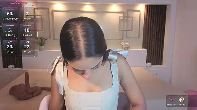 Snapshot of ChloeMoon9 chatting on November 6, 2025, 11:36 am ChloeMoon9 online show from November 6, 2025, 11:36 am