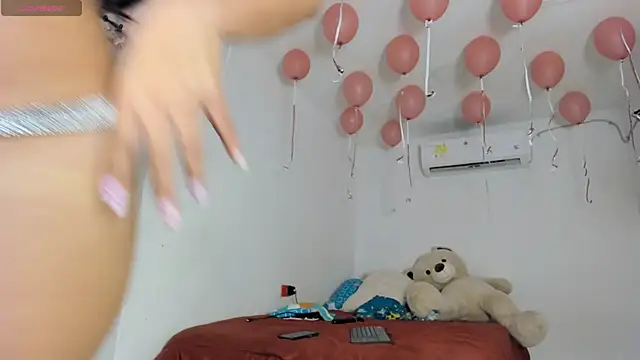 flor herrera01 online show from January 14, 2026, 6:39 am