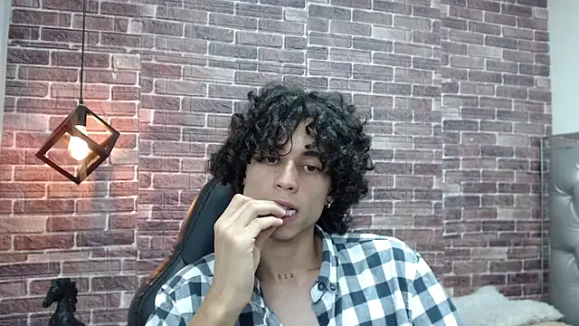 Snapshot of andres_ocasio chatting on February 23, 2025, 3:40 pm andres ocasio online show from February 23, 2025, 3:40 pm