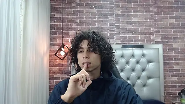 Snapshot of andres_ocasio chatting on March 4, 2025, 1:06 pm andres ocasio online show from March 4, 2025, 1:06 pm