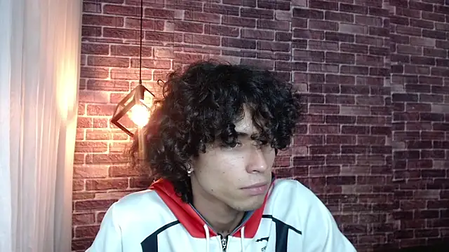 Snapshot of andres_ocasio chatting on February 24, 2025, 6:15 pm andres ocasio online show from February 24, 2025, 6:15 pm