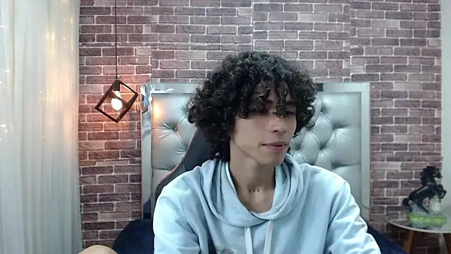 Snapshot of andres_ocasio chatting on March 1, 2025, 4:33 pm andres ocasio online show from March 1, 2025, 4:33 pm