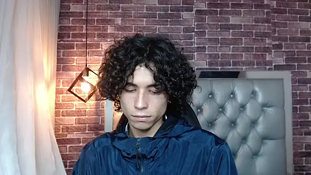 Snapshot of andres_ocasio chatting on March 4, 2025, 4:09 pm andres ocasio online show from March 4, 2025, 4:09 pm