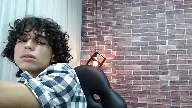 Snapshot of andres_ocasio chatting on February 23, 2025, 12:37 pm andres ocasio online show from February 23, 2025, 12:37 pm