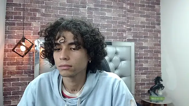 Snapshot of andres_ocasio chatting on March 5, 2025, 3:51 pm andres ocasio online show from March 5, 2025, 3:51 pm