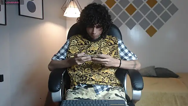 Snapshot of andres_ocasio chatting on September 19, 2025, 1:09 am andres ocasio online show from September 19, 2025, 1:09 am
