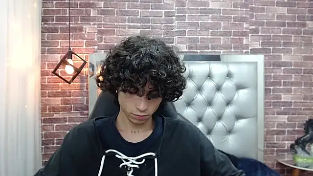 Snapshot of andres_ocasio chatting on March 6, 2025, 6:59 pm andres ocasio online show from March 6, 2025, 6:59 pm