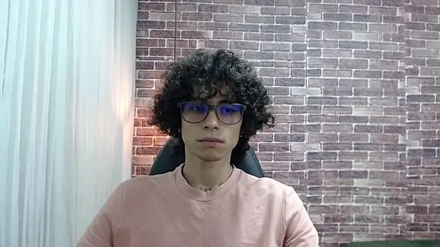 Snapshot of andres_ocasio chatting on February 24, 2025, 12:05 pm andres ocasio online show from February 24, 2025, 12:05 pm