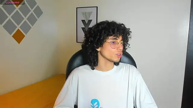 Snapshot of andres_ocasio chatting on October 2, 2025, 3:10 am andres ocasio online show from October 2, 2025, 3:10 am