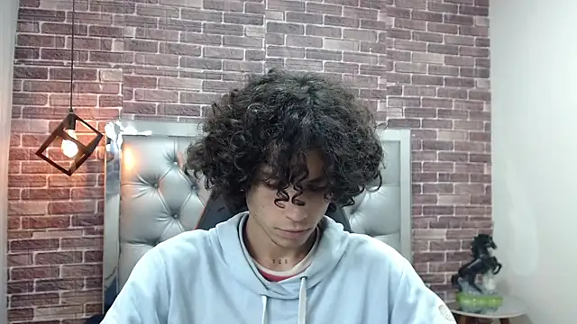 Snapshot of andres_ocasio chatting on March 5, 2025, 6:56 pm andres ocasio online show from March 5, 2025, 6:56 pm