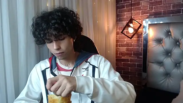 Snapshot of andres_ocasio chatting on March 14, 2025, 12:18 pm andres ocasio online show from March 14, 2025, 12:18 pm