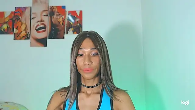 red veltet online show from March 3, 2026, 10:28 pm