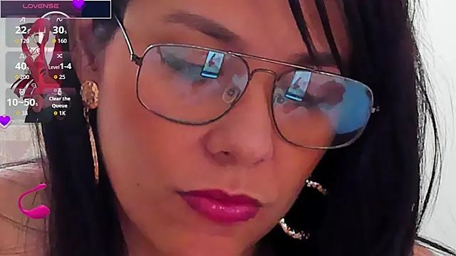 Snapshot of isabellarous- chatting on June 13, 2026, 7:45 pm isabellarous- online show from June 13, 2026, 7:45 pm