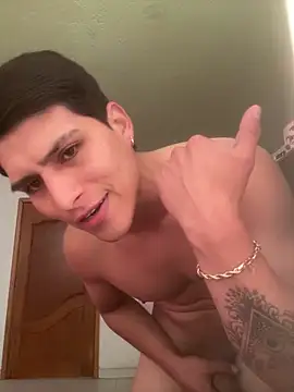 MaxxxSteil online show from October 31, 2025, 3:08 pm